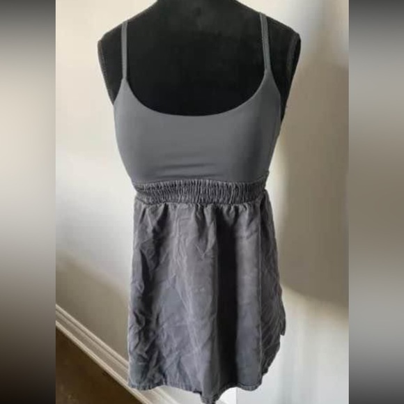 LULULEMON BLISS Gray Tank Top Activewear Yoga Vintage women’s size 4 Regular - Picture 4 of 4